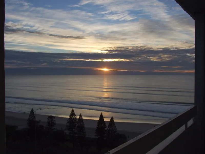 The Shore Apartments - Beachfront Gold Coast Aparthotel