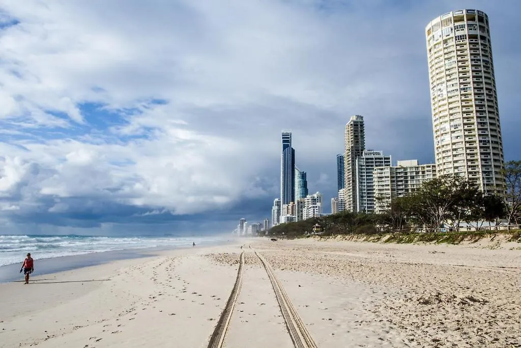 *** Aparthotel The Shore Apartments - Beachfront Gold Coast Australia