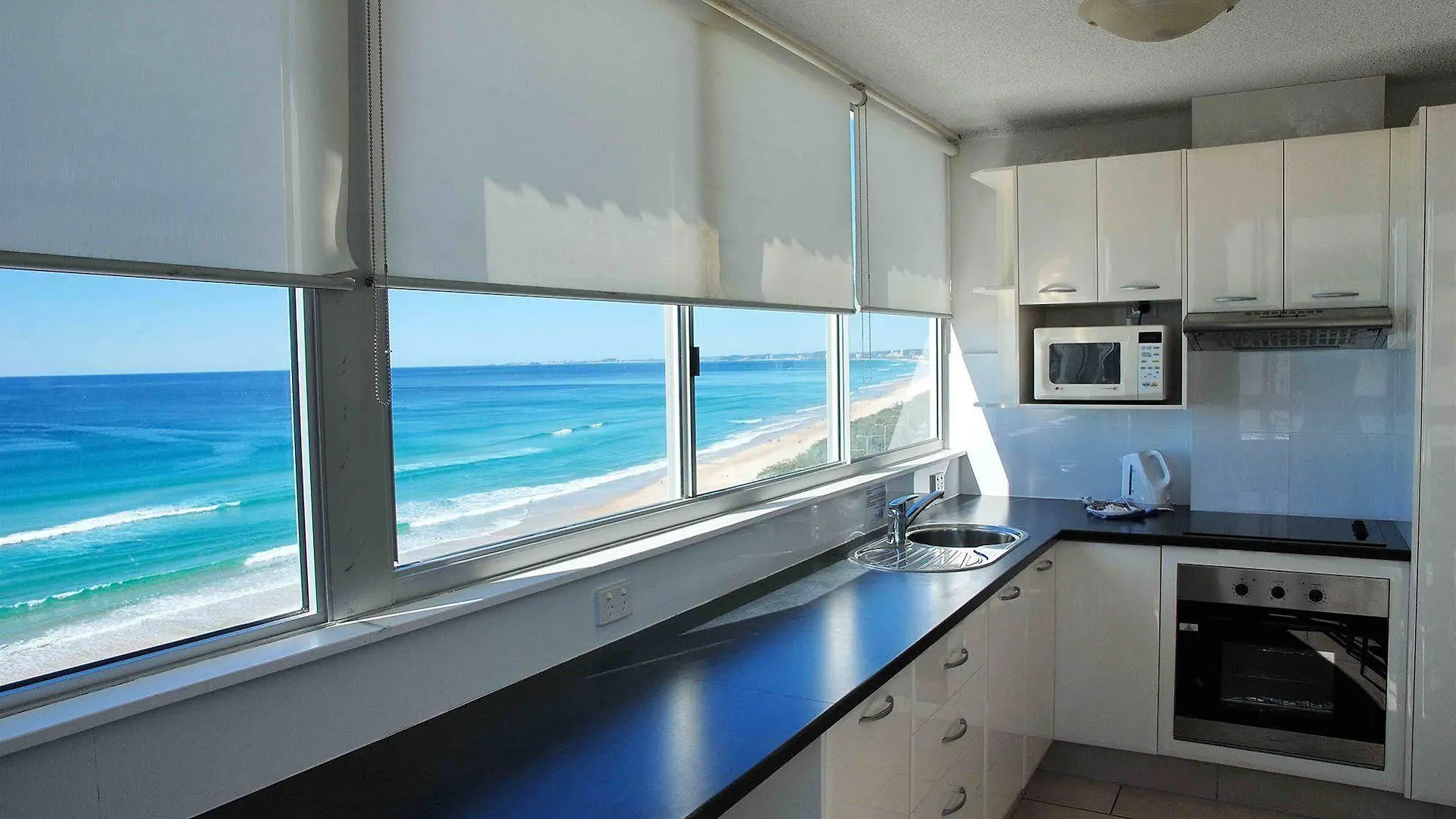 The Shore Apartments - Beachfront Gold Coast