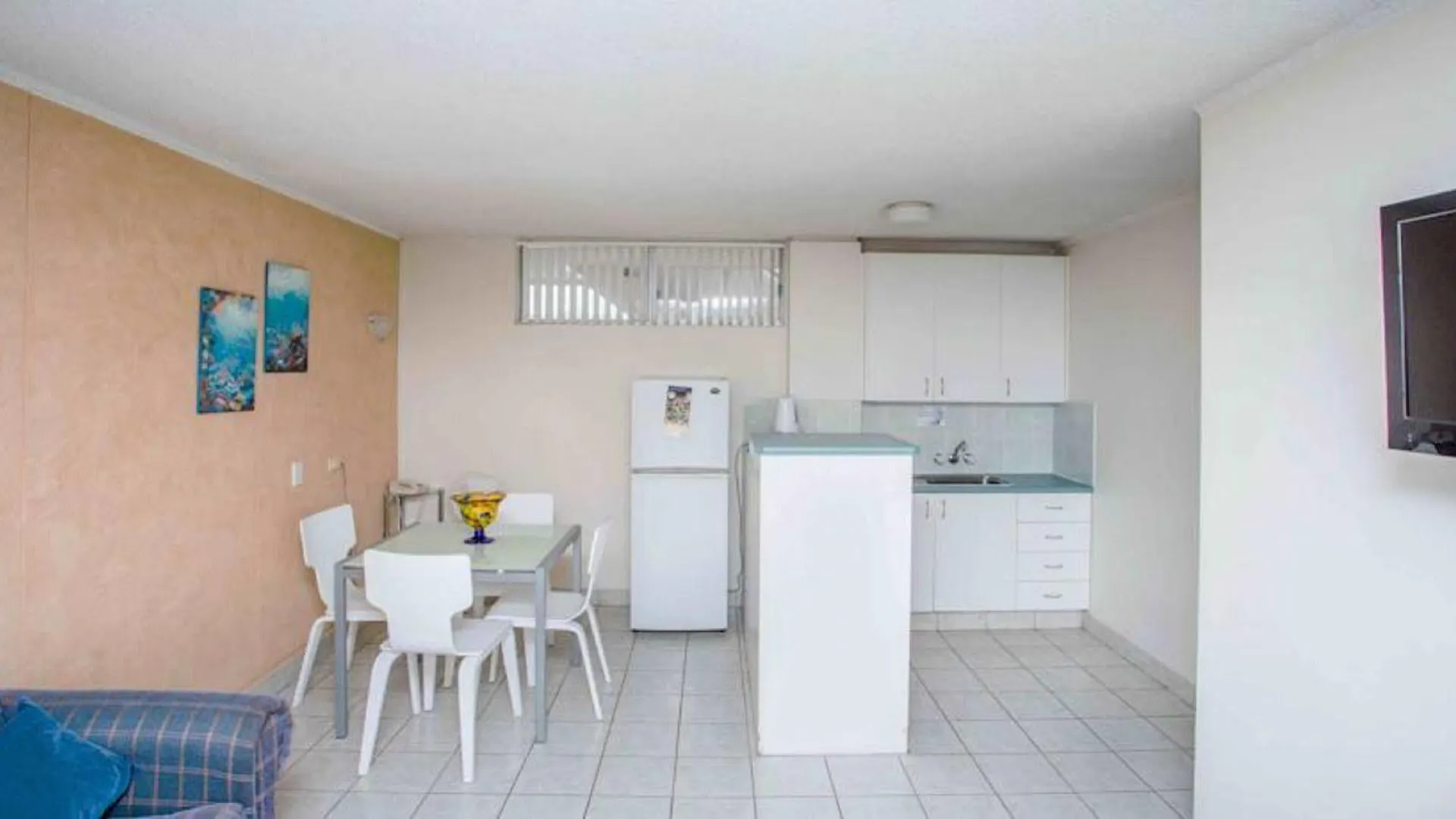 The Shore Apartments - Beachfront Gold Coast 3*,  Australia